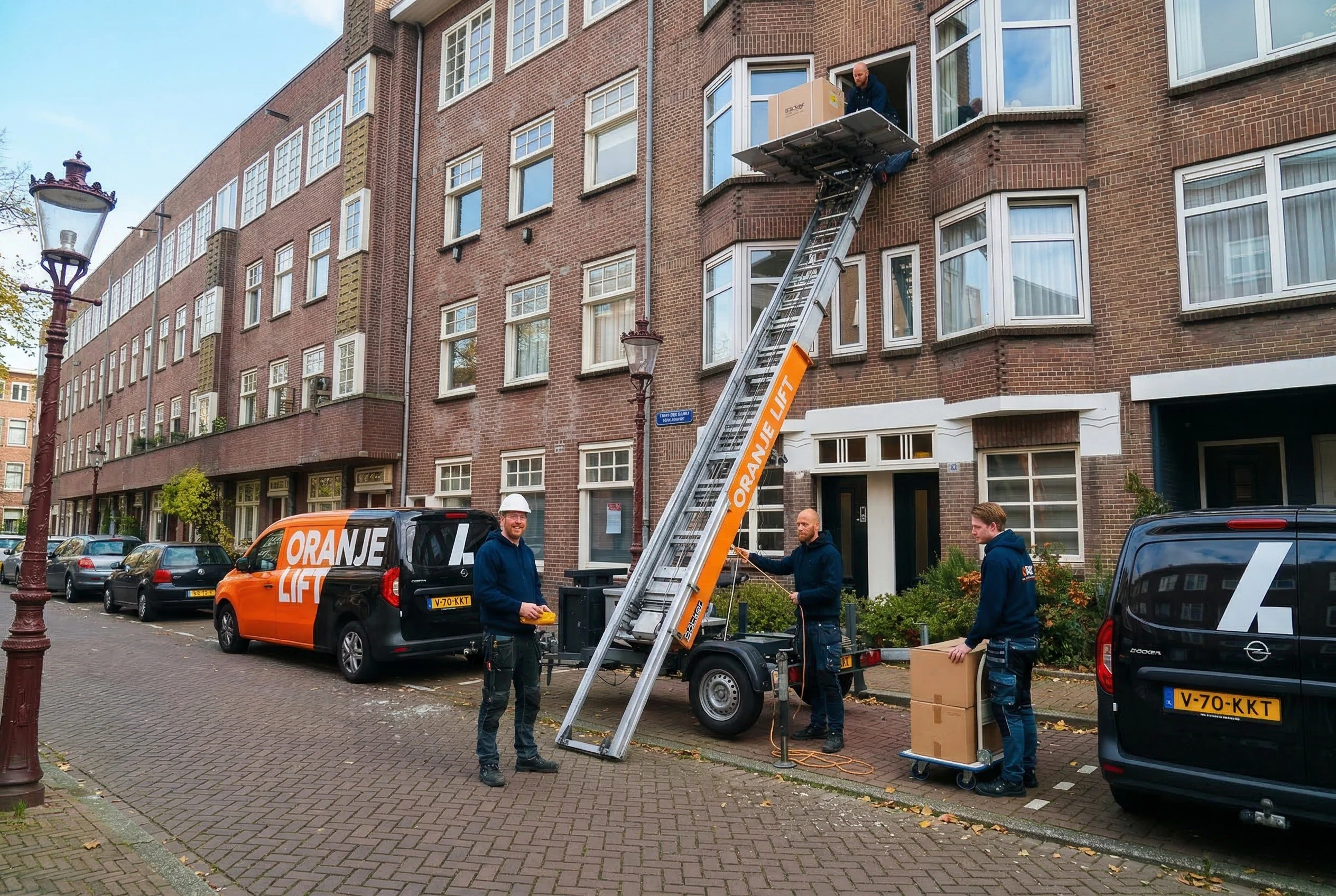 Aanhangerlift in smalle straat Alkmaar